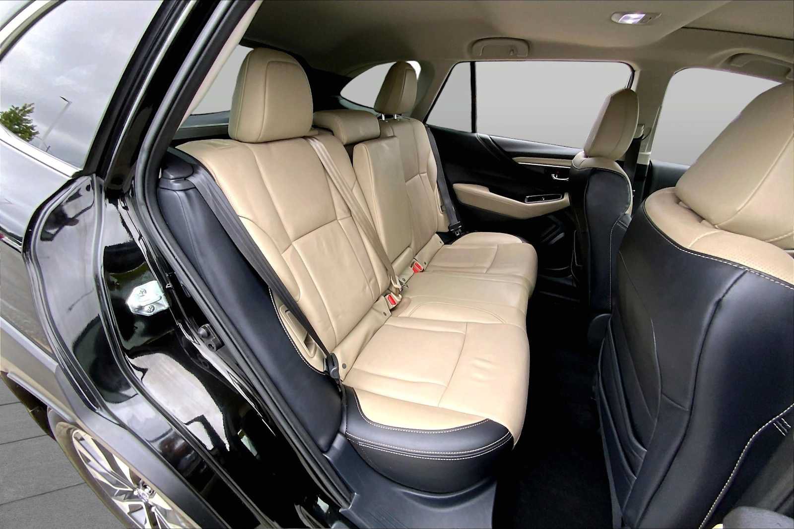 Used 2025 Subaru Outback Limited AWD/4WD image 19