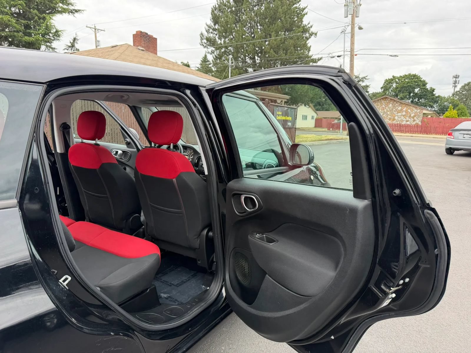 Used 2014 FIAT 500L Pop FWD image 12