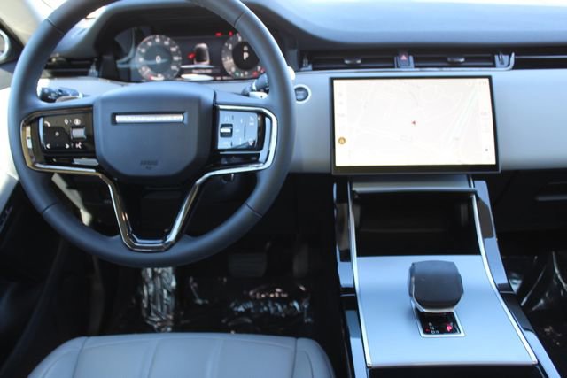 Used 2025 Land Rover Range Rover Evoque S image 4