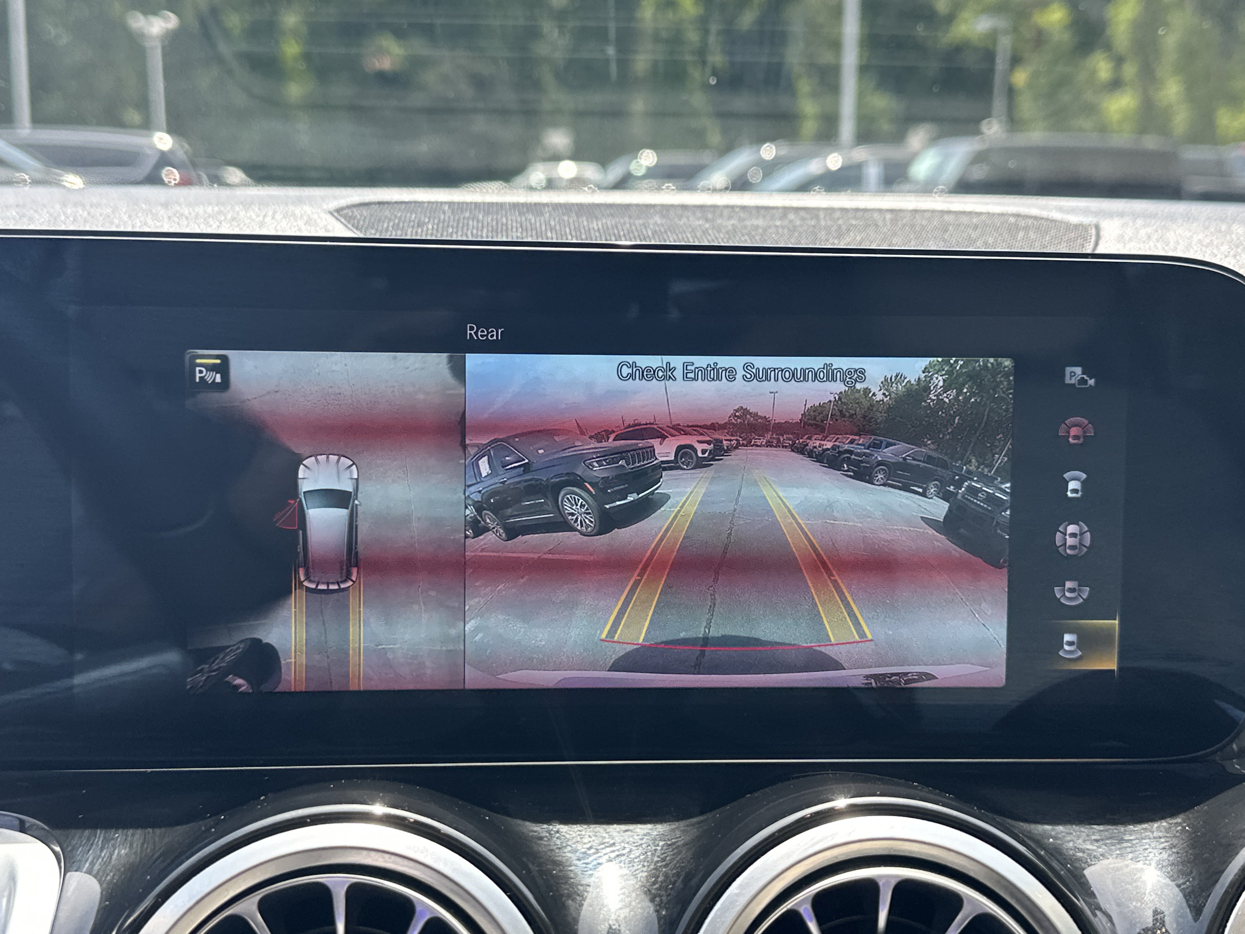 Used 2022 Mercedes-Benz GLB 250 4MATIC image 31