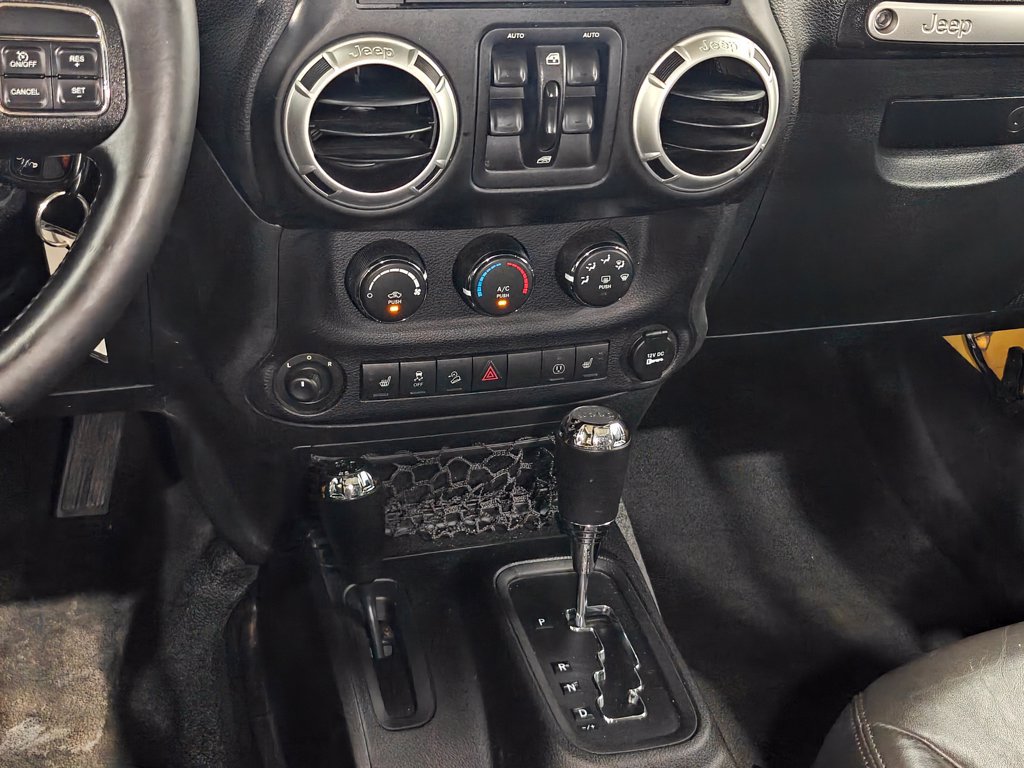 Used 2015 Jeep Wrangler Unlimited Rubicon w/ Dual Top Group AWD/4WD image 7