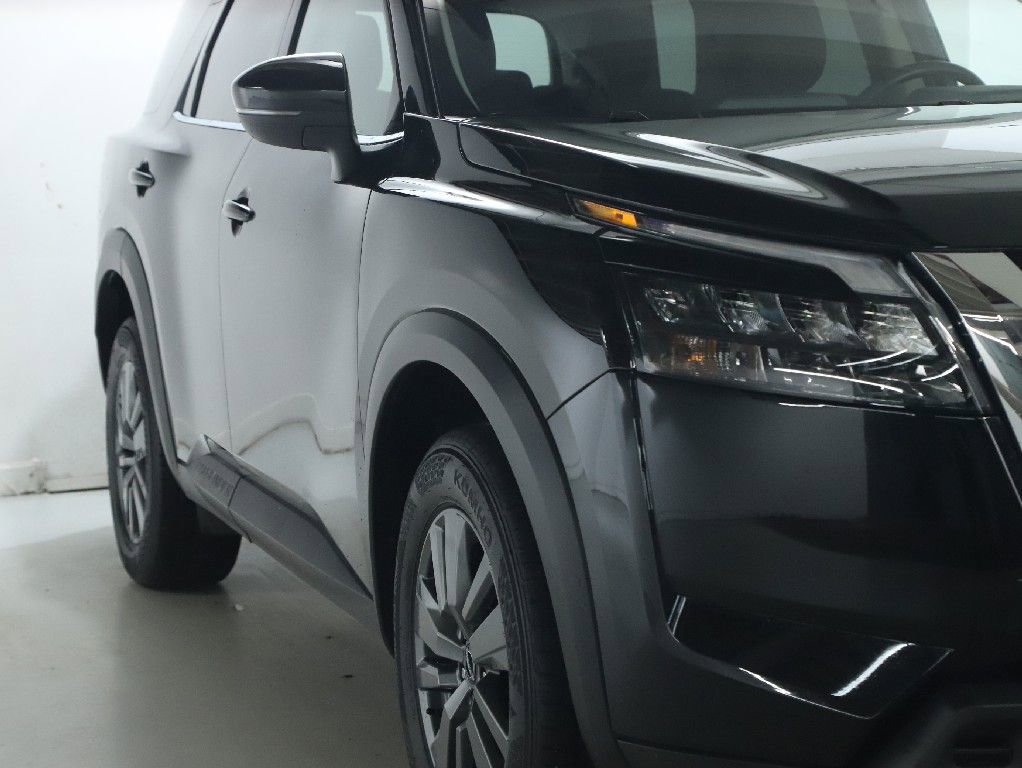Certified 2025 Nissan Pathfinder SV AWD/4WD image 9
