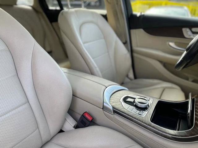 Used 2019 Mercedes-Benz GLC 300 GLC 300 w/ Premium Package image 19