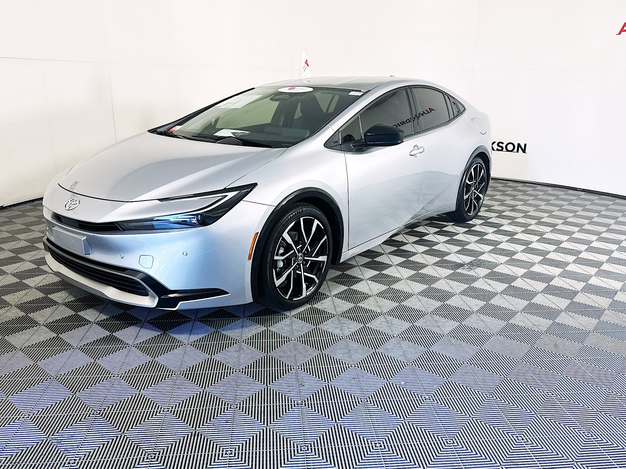 Used 2024 Toyota Prius Prime image 7
