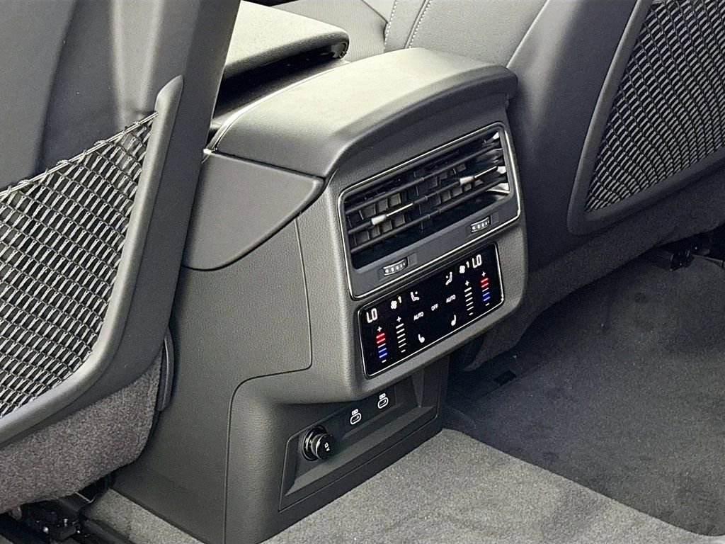New 2026 Audi Q8 Premium Plus image 18