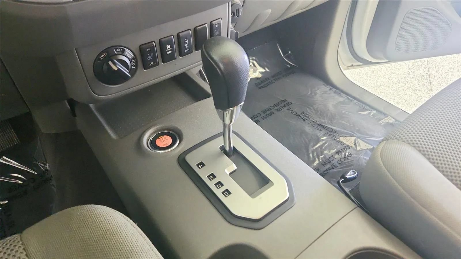Used 2021 Nissan Frontier SV w/ Midnight Edition Floor Mats AWD/4WD image 27