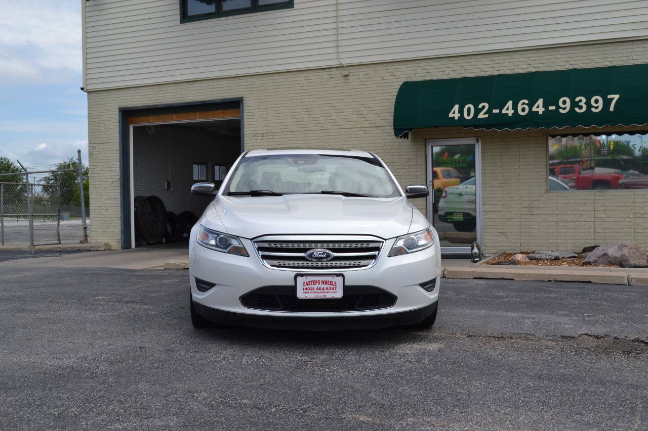 Used 2010 Ford Taurus Limited AWD/4WD image 2