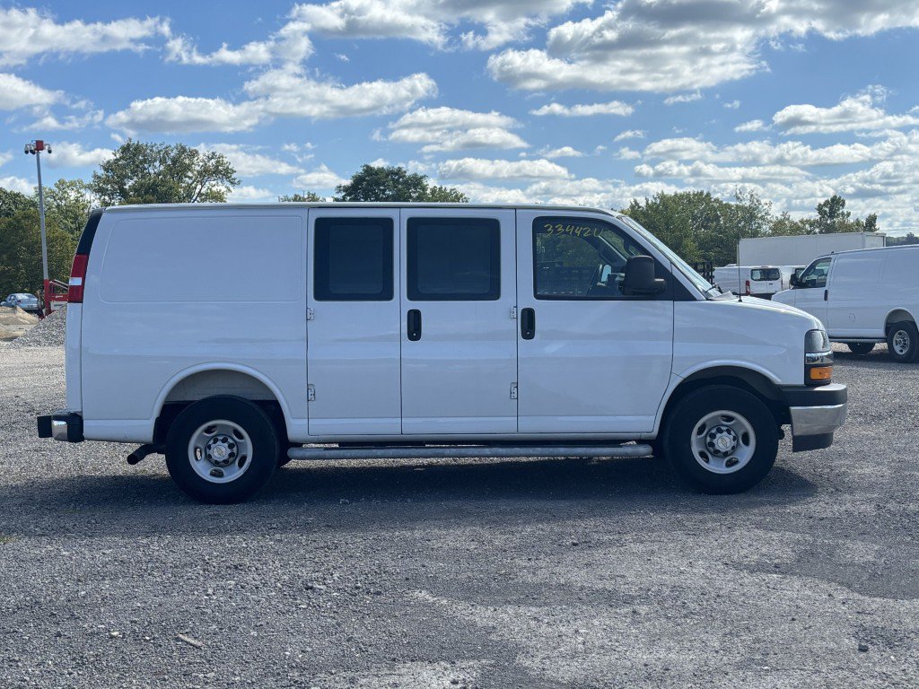 Used 2025 Chevrolet Express 2500 w/ Driver Convenience Package RWD image 5