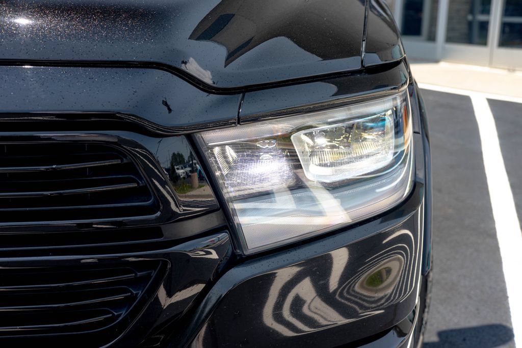 Used 2019 RAM 1500 Laramie AWD/4WD image 3