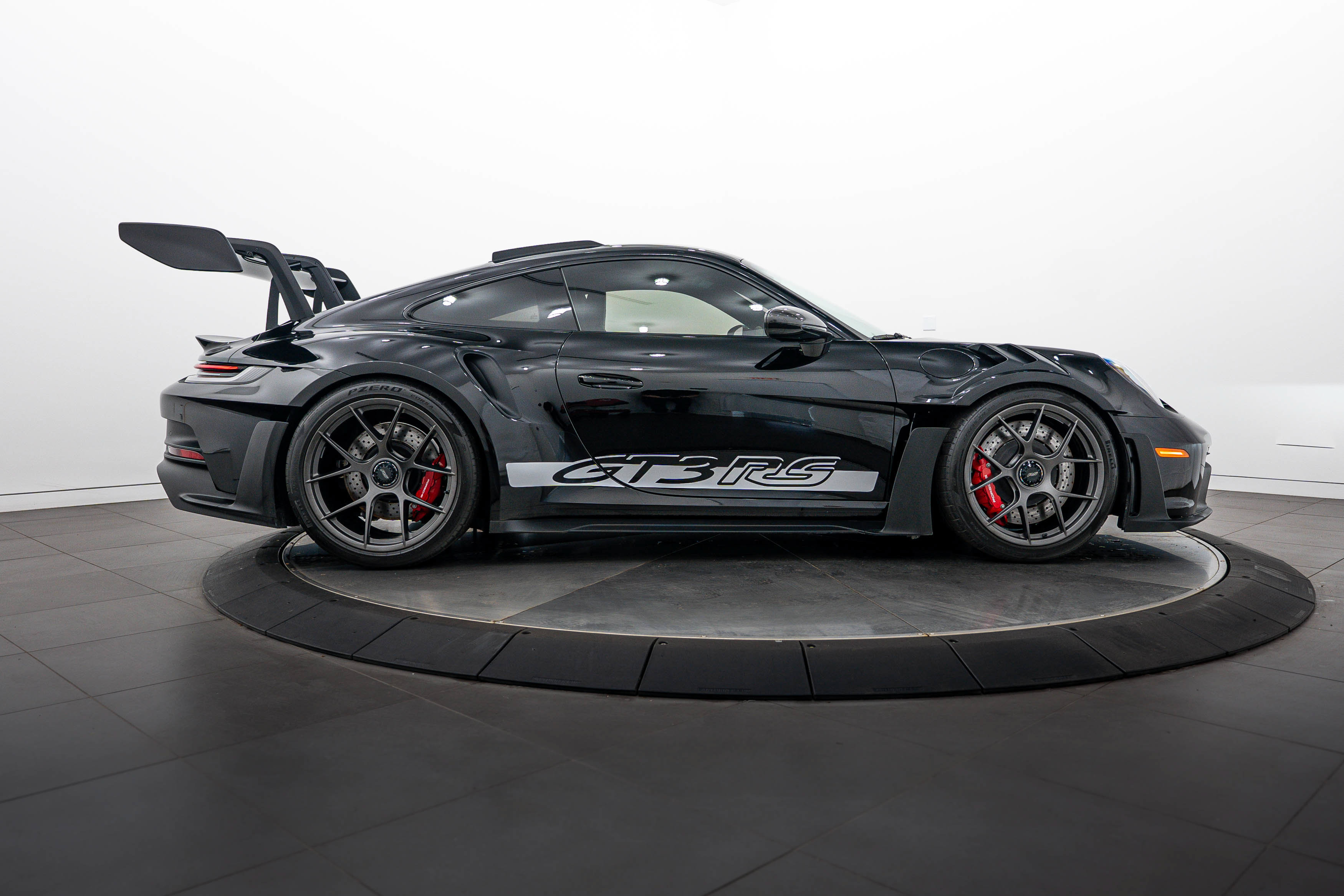 Certified 2023 Porsche 911 GT3 RS RWD image 8