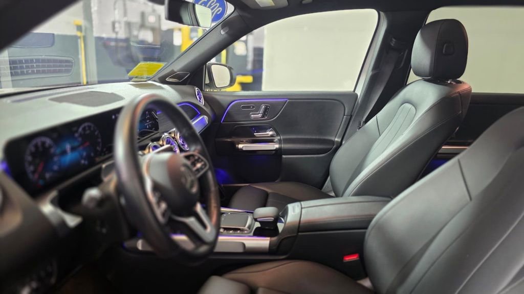 Used 2023 Mercedes-Benz GLB 250 4MATIC image 17