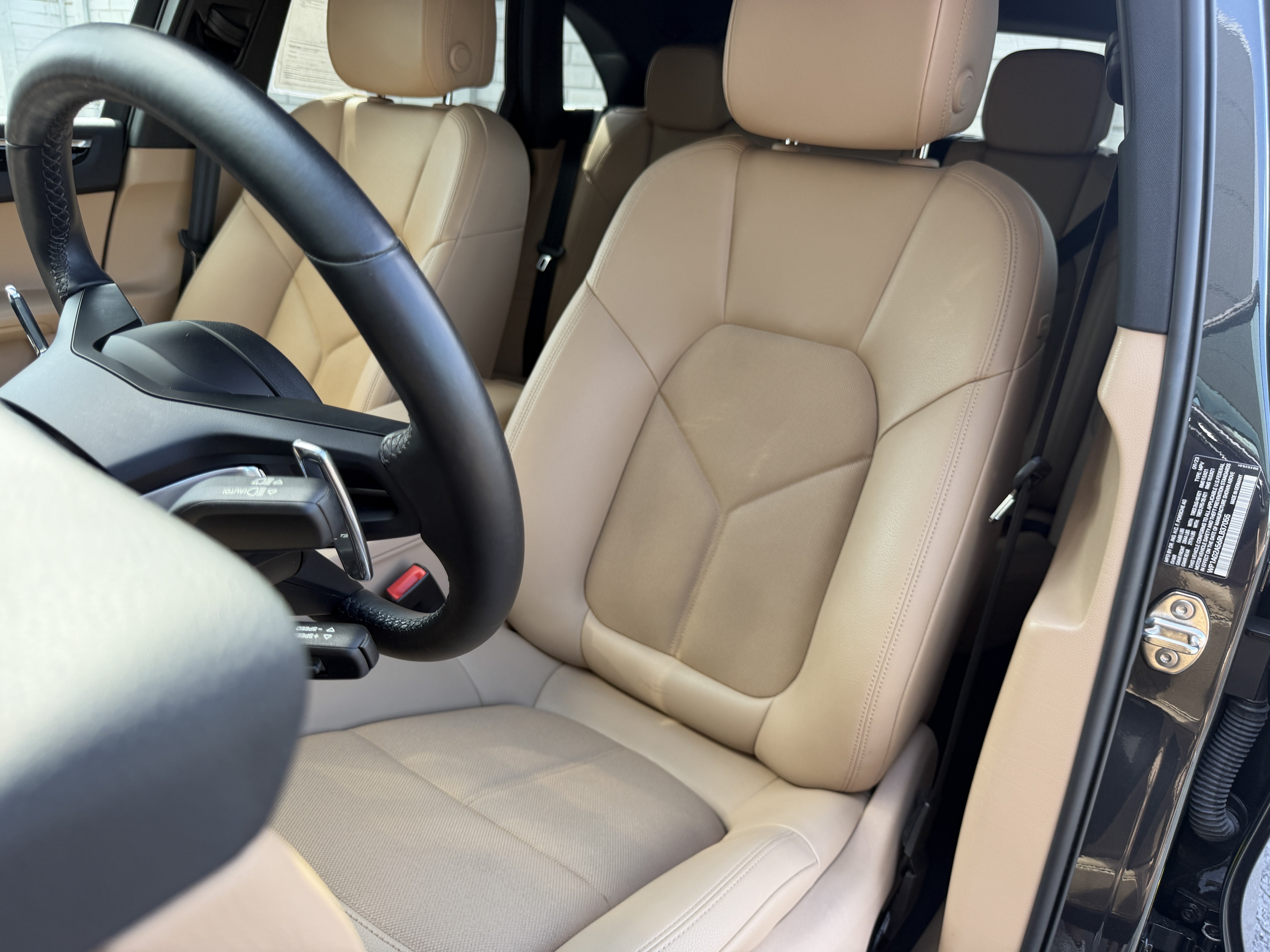 Certified 2024 Porsche Macan S AWD/4WD image 5