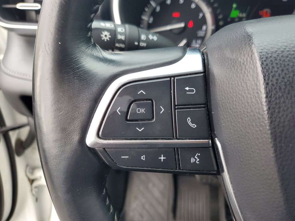 Used 2021 Toyota Highlander XSE image 26
