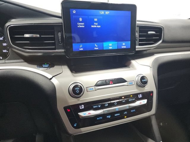 Used 2021 Ford Explorer XLT w/ Equipment Group 202A AWD/4WD image 32