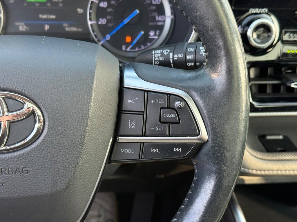Certified 2020 Toyota Highlander Platinum AWD/4WD image 24