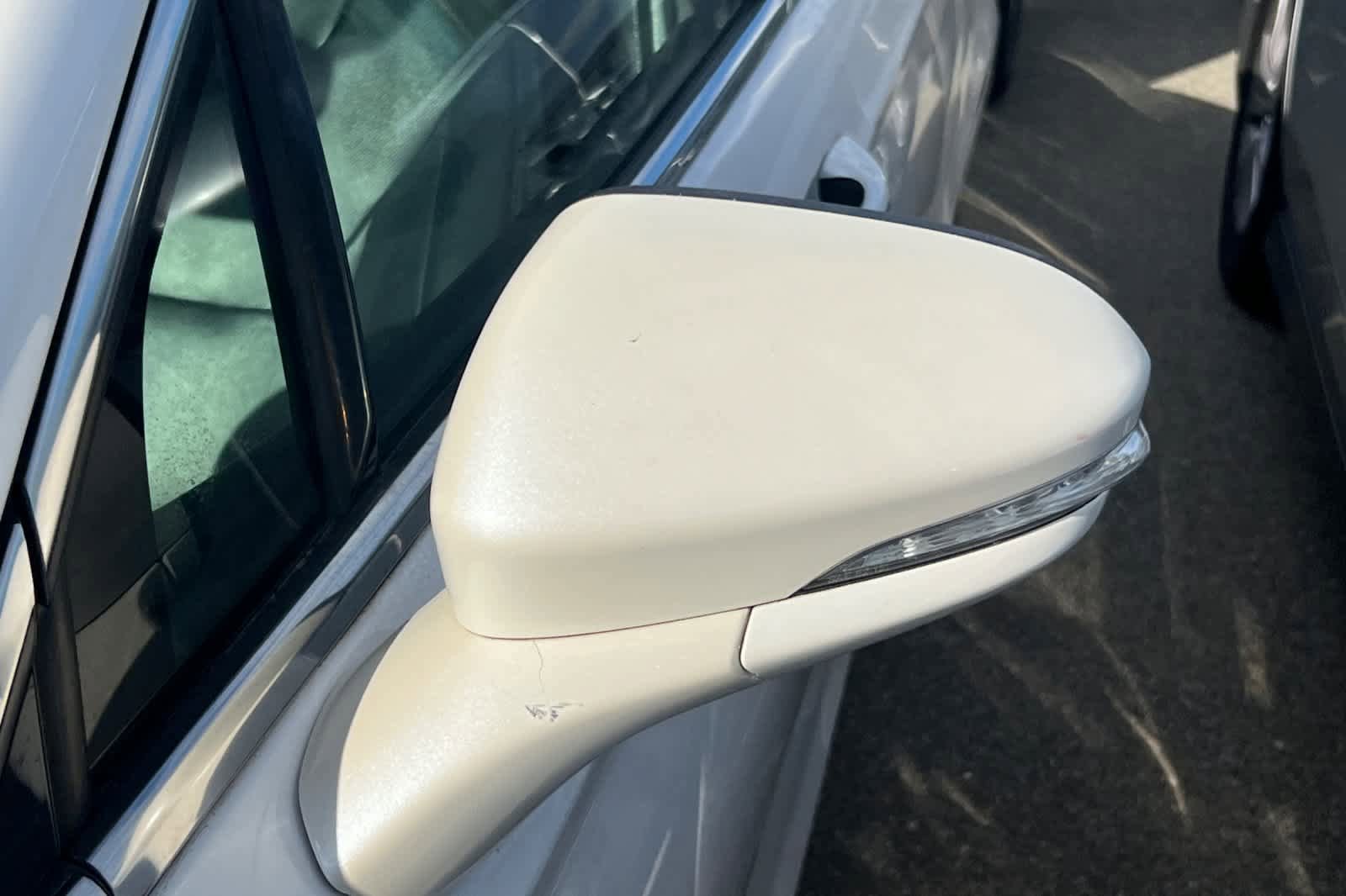 Used 2019 Ford Fusion Energi Titanium image 9