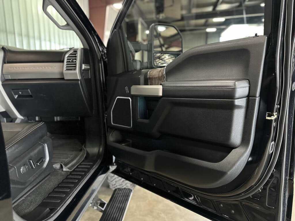 Used 2017 Ford F250 Lariat w/ Lariat Ultimate Package image 40