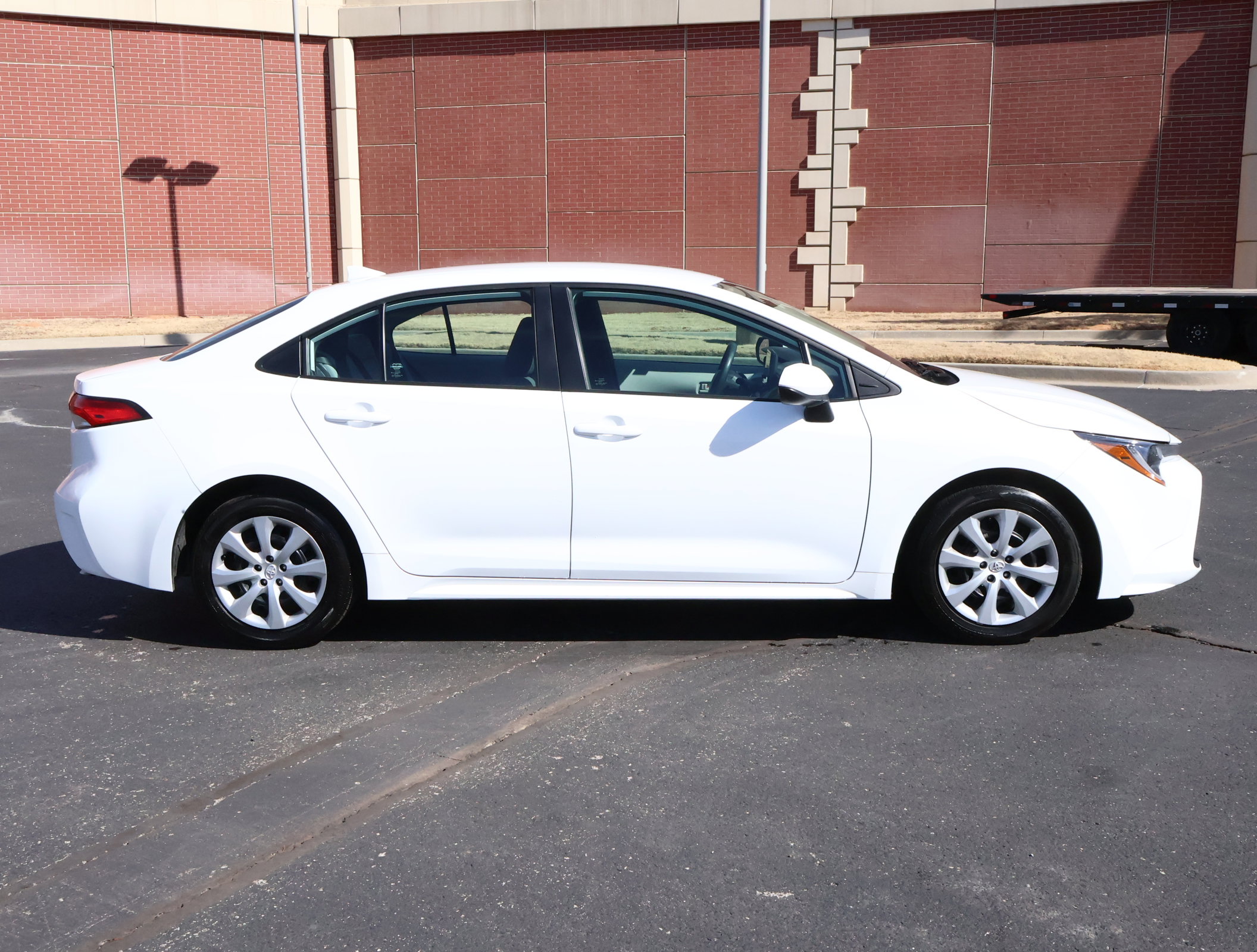 Used 2023 Toyota Corolla LE image 25