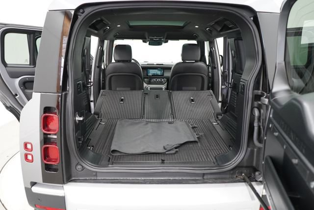 Used 2024 Land Rover Defender 110 S image 43