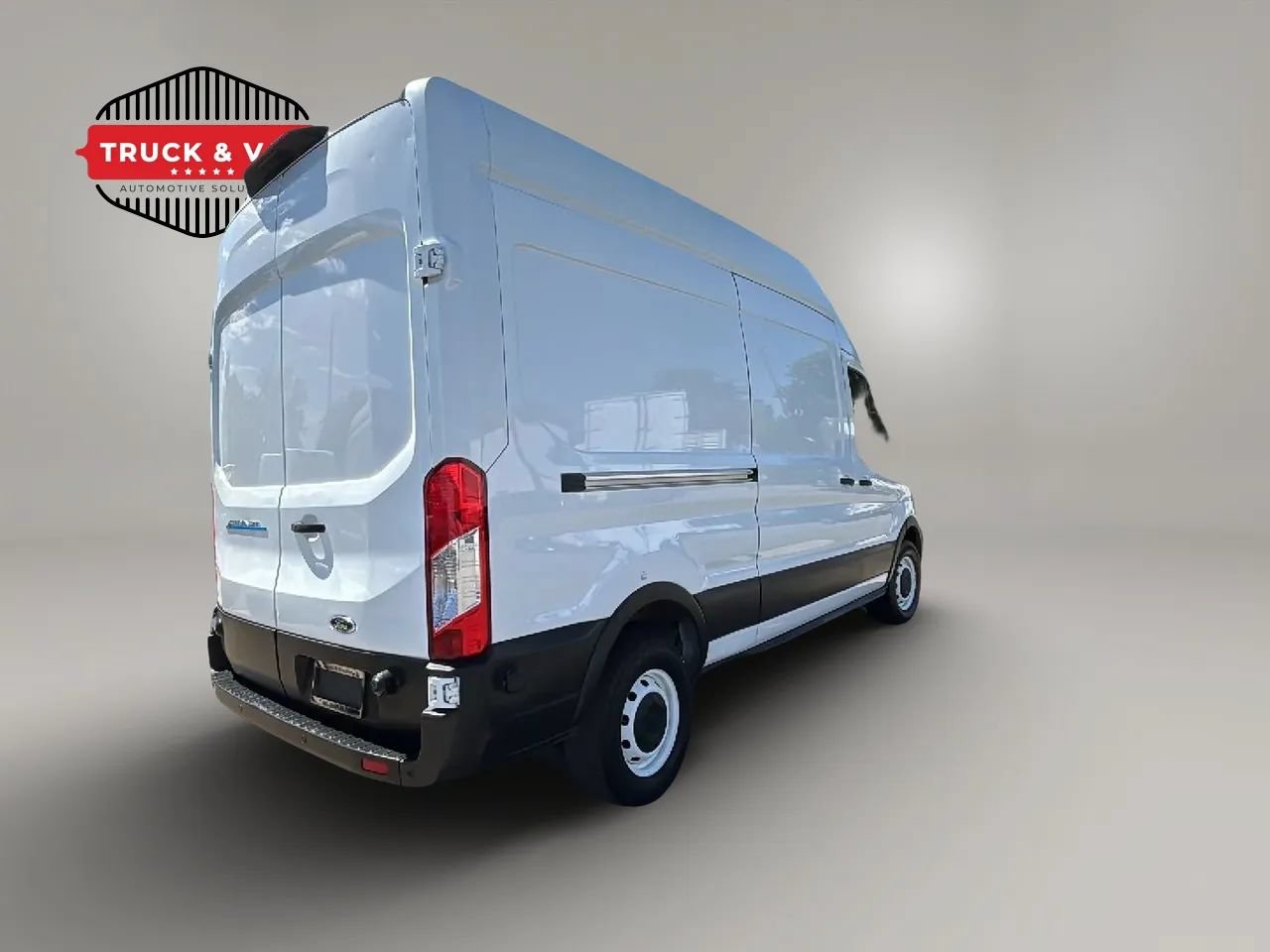 Used 2022 Ford E-Transit 148 High Roof w/ Load Area Protection Package RWD image 5