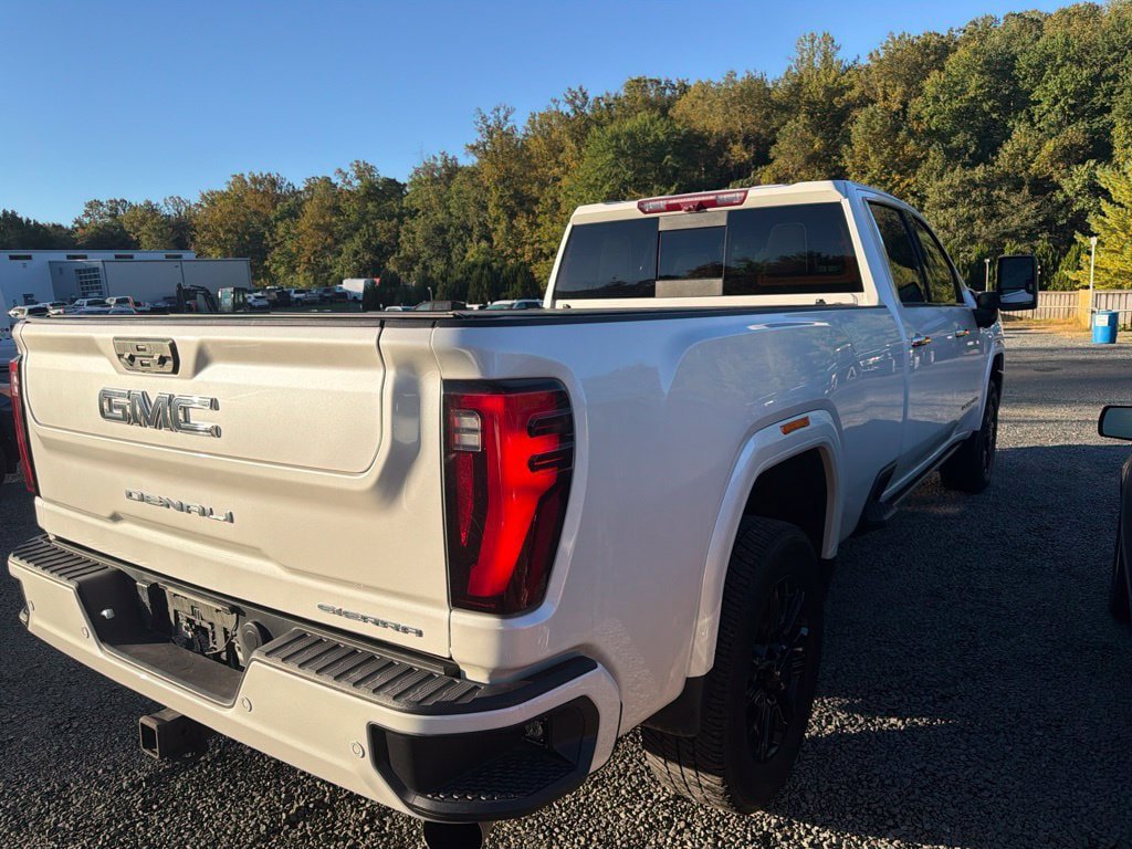 Used 2024 GMC Sierra 3500 Denali Ultimate AWD/4WD image 7
