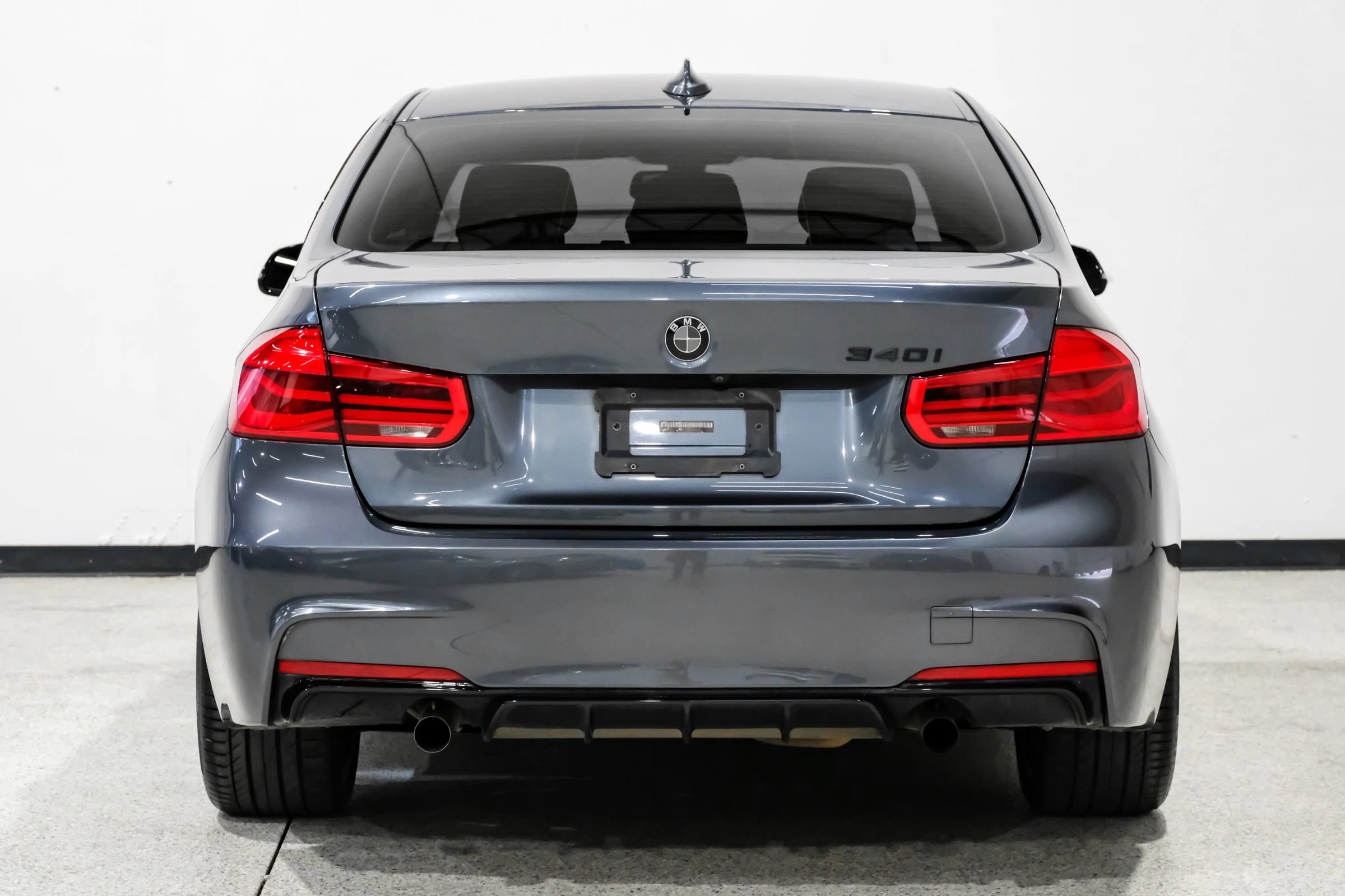 Used 2018 BMW 340i Sedan RWD image 7