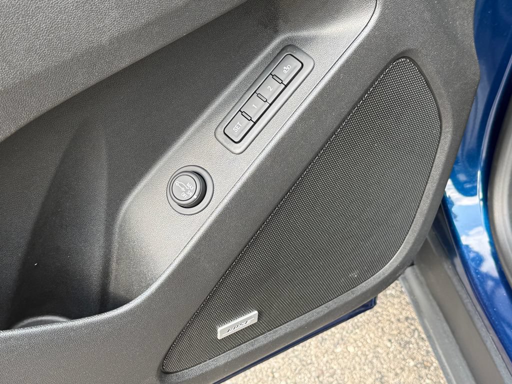 Certified 2023 Chevrolet Equinox Premier AWD/4WD image 17