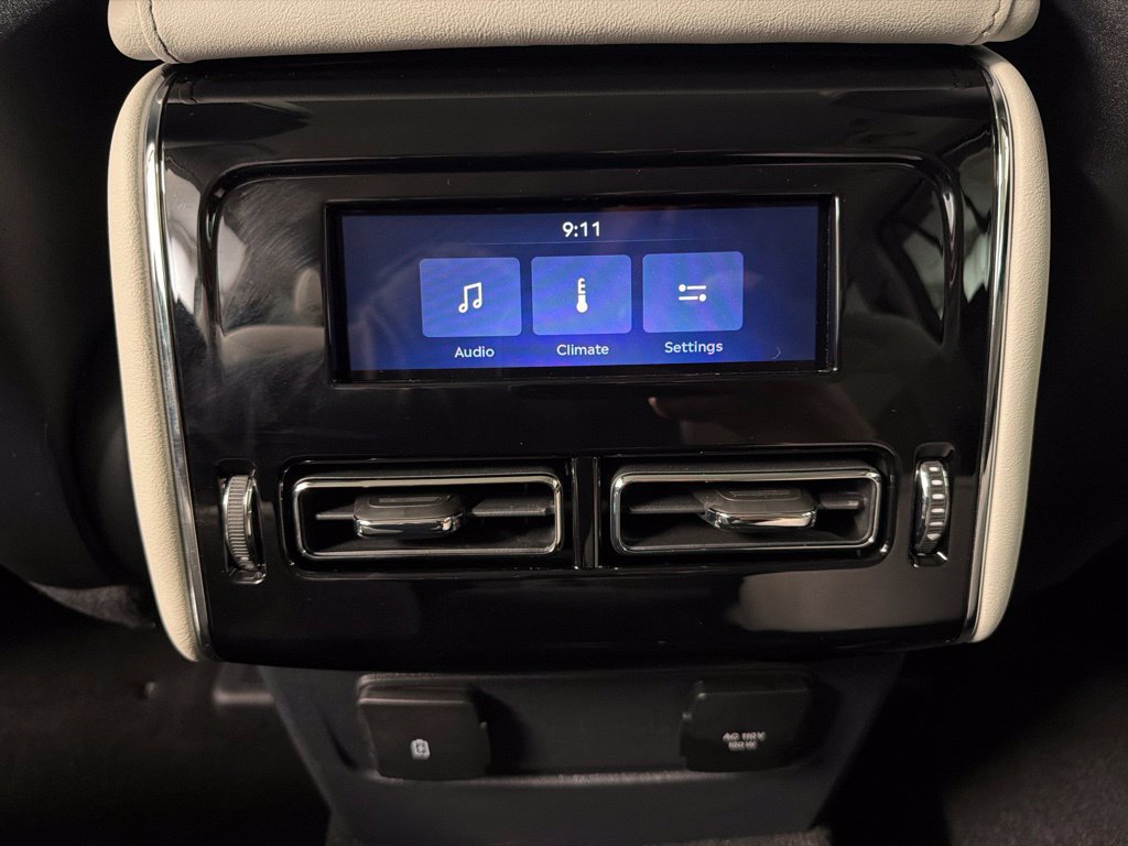 Certified 2026 Lincoln Aviator AWD image 34