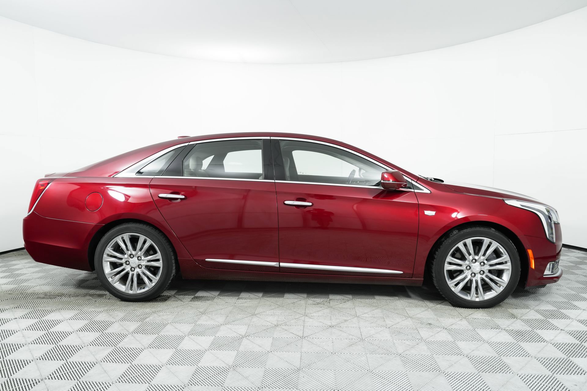 Used 2019 Cadillac XTS Luxury w/ Driver Awareness Package image 8