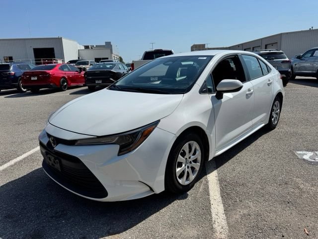 Used 2025 Toyota Corolla LE FWD image 6