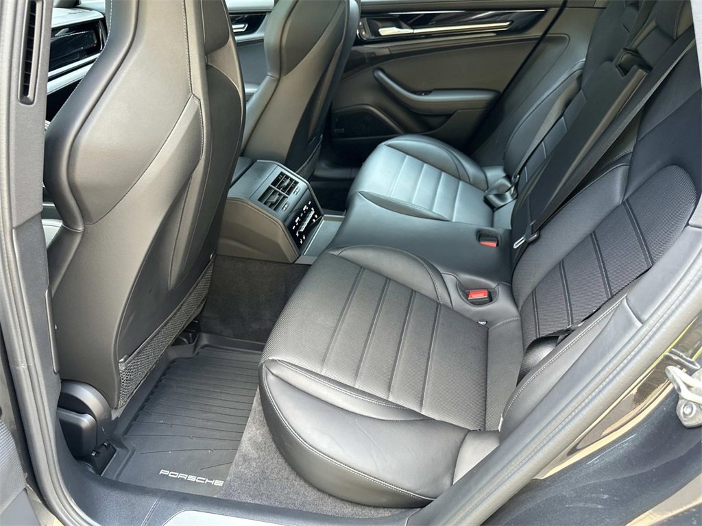 Used 2024 Porsche Panamera image 12