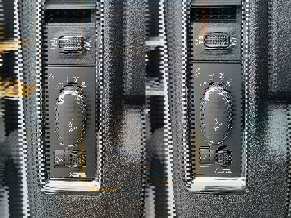 Used 2018 RAM 1500 Sport w/ Sport Premium Group image 21