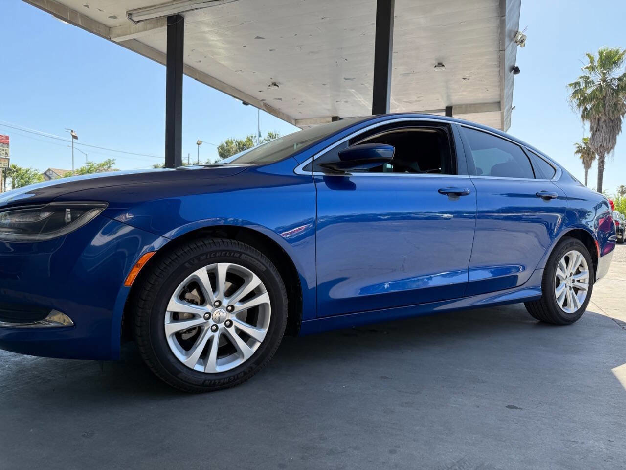 Used 2015 Chrysler 200 Limited image 22