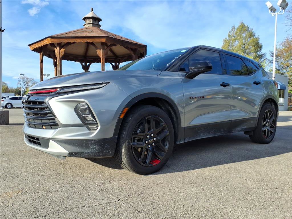 Used 2023 Chevrolet Blazer LT w/ Driver Confidence Package image 2