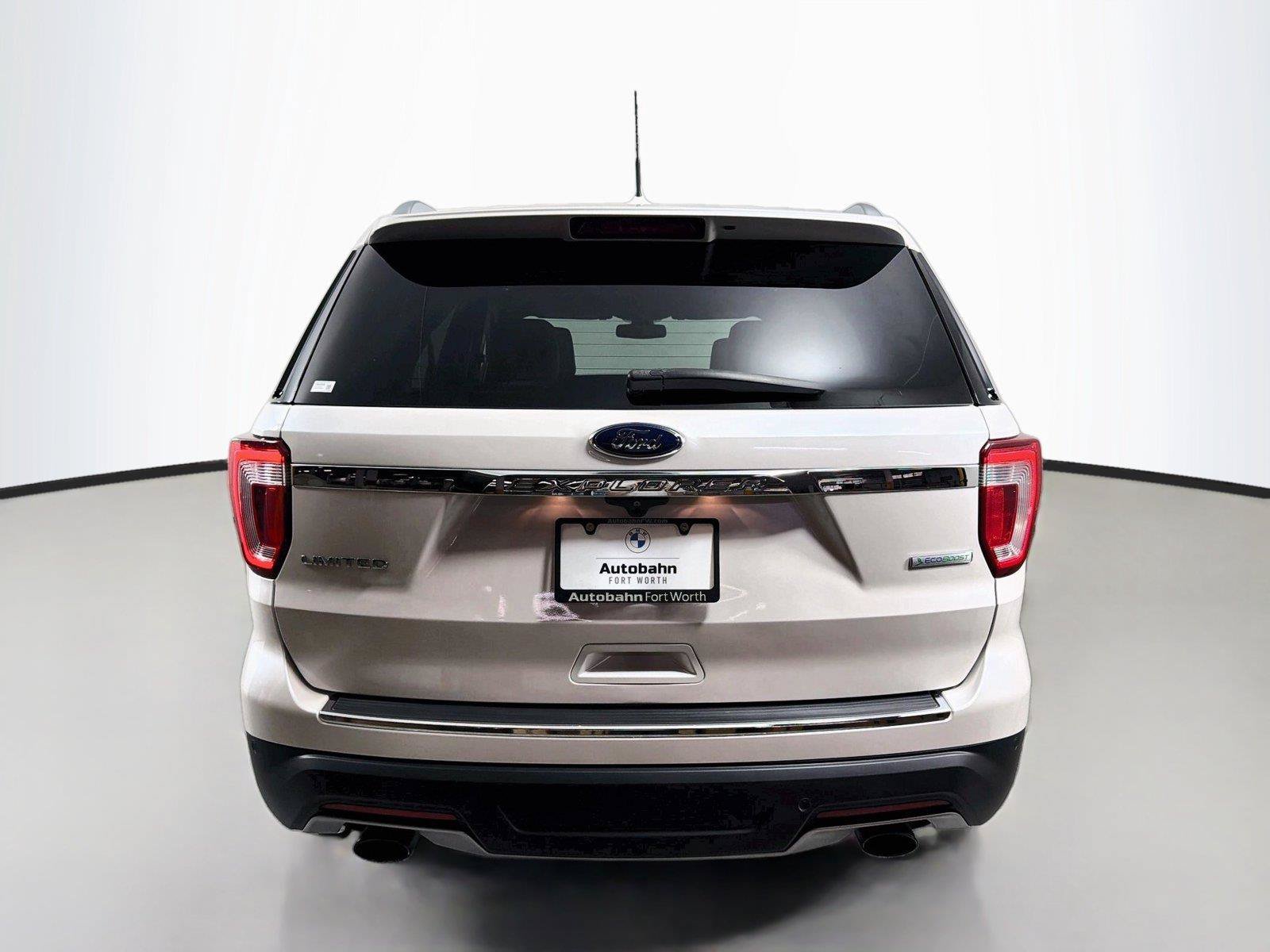 Used 2018 Ford Explorer Limited w/ Equipment Group 301A FWD image 6