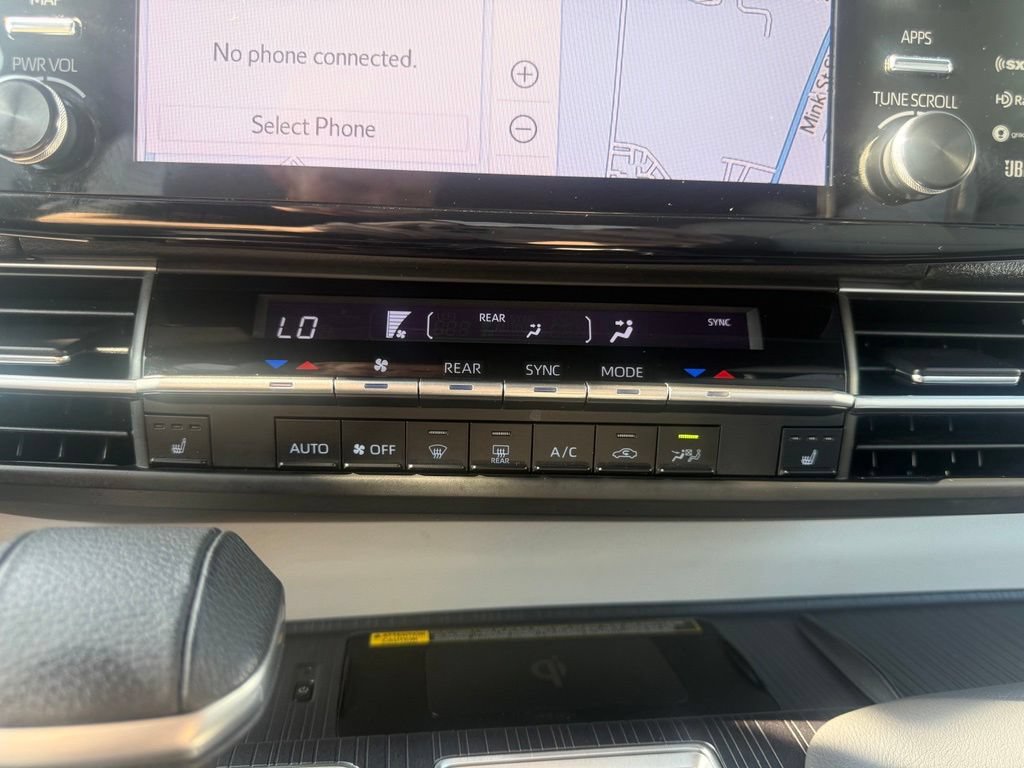Used 2022 Toyota Sienna XSE w/ XSE Plus Package AWD/4WD image 22