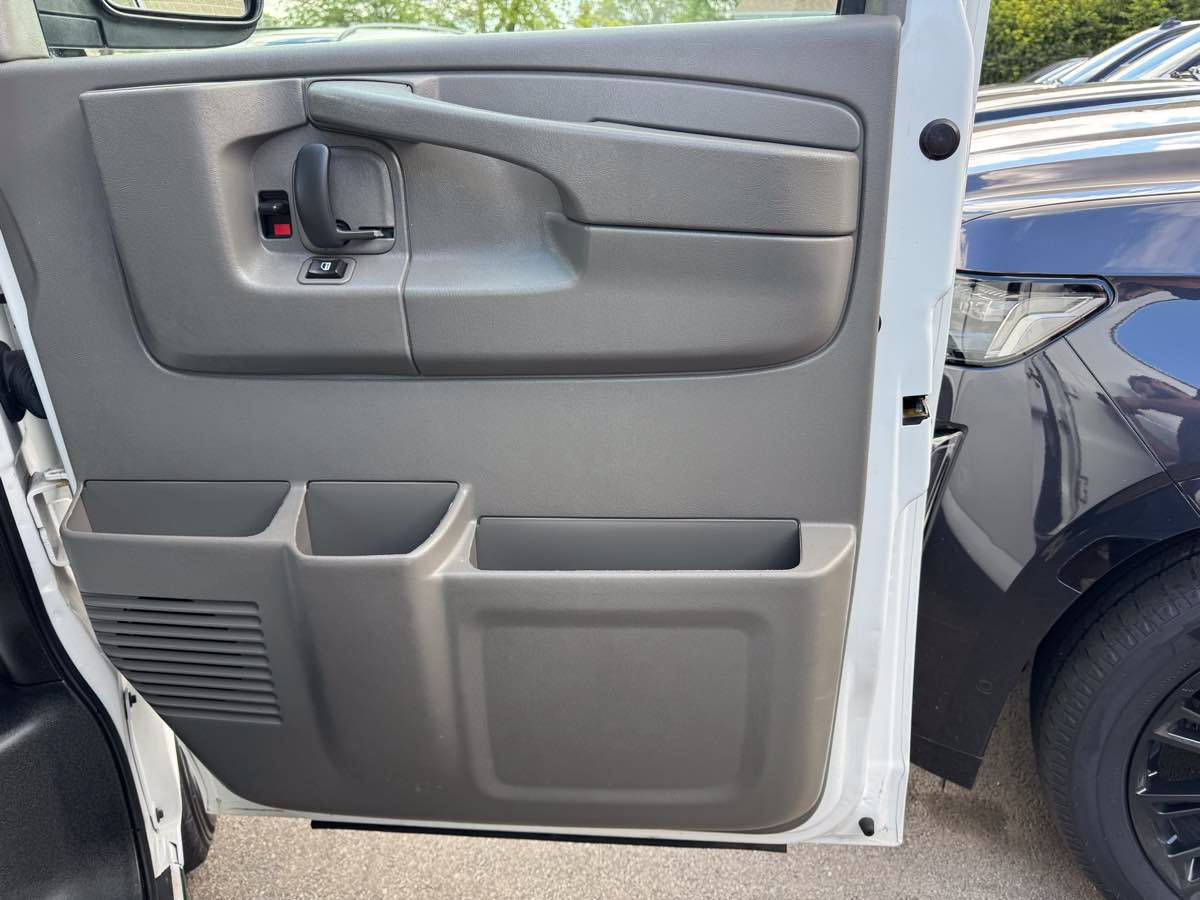 Used 2014 Chevrolet Express 1500 RWD image 24