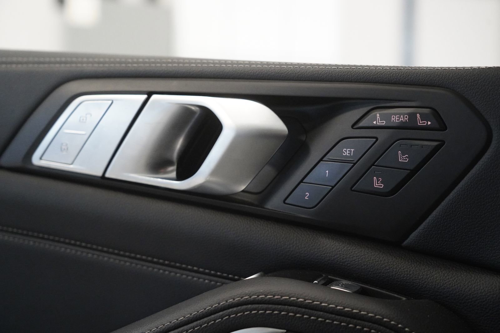 Used 2020 BMW X7 xDrive40i w/ Premium Package image 31