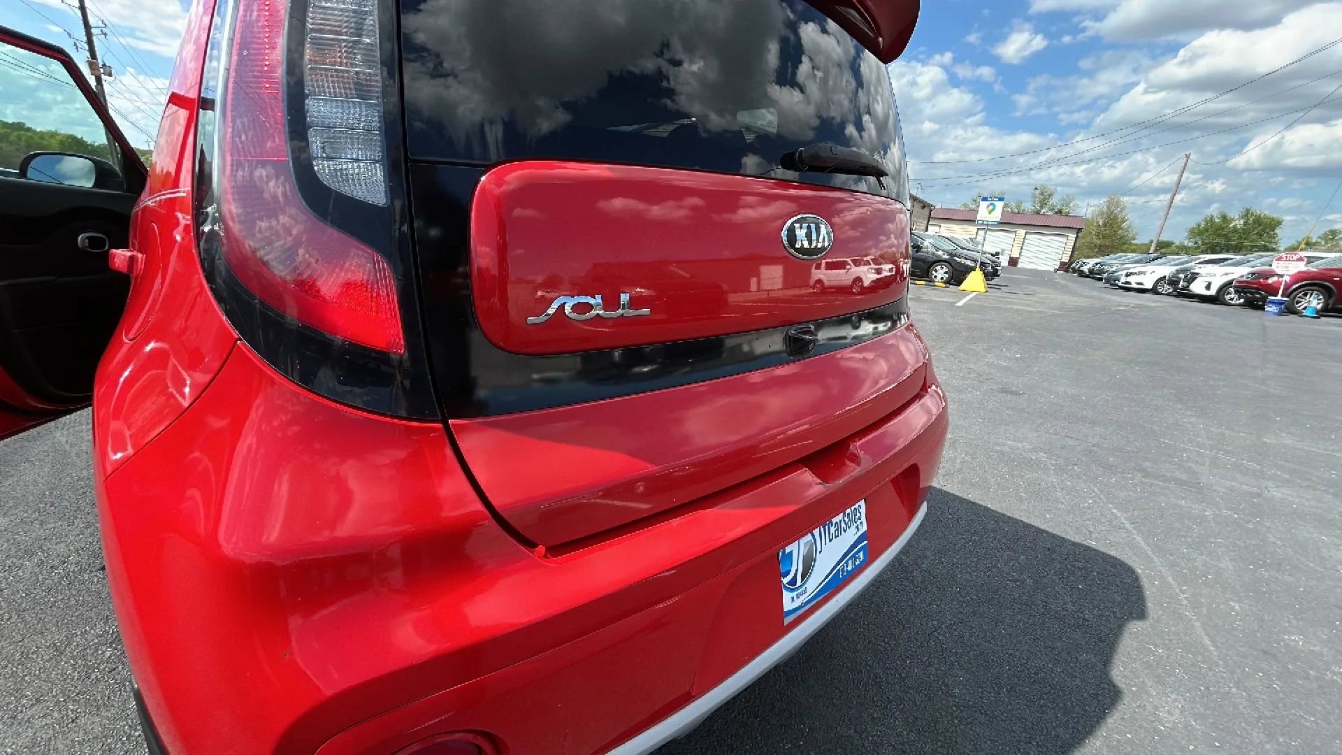 Used 2017 Kia Soul + FWD image 57