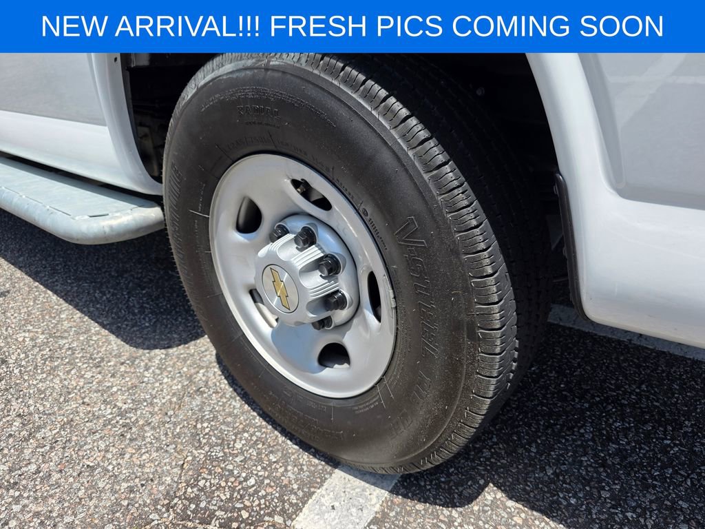 Used 2024 Chevrolet Express 2500 w/ Driver Convenience Package RWD image 7