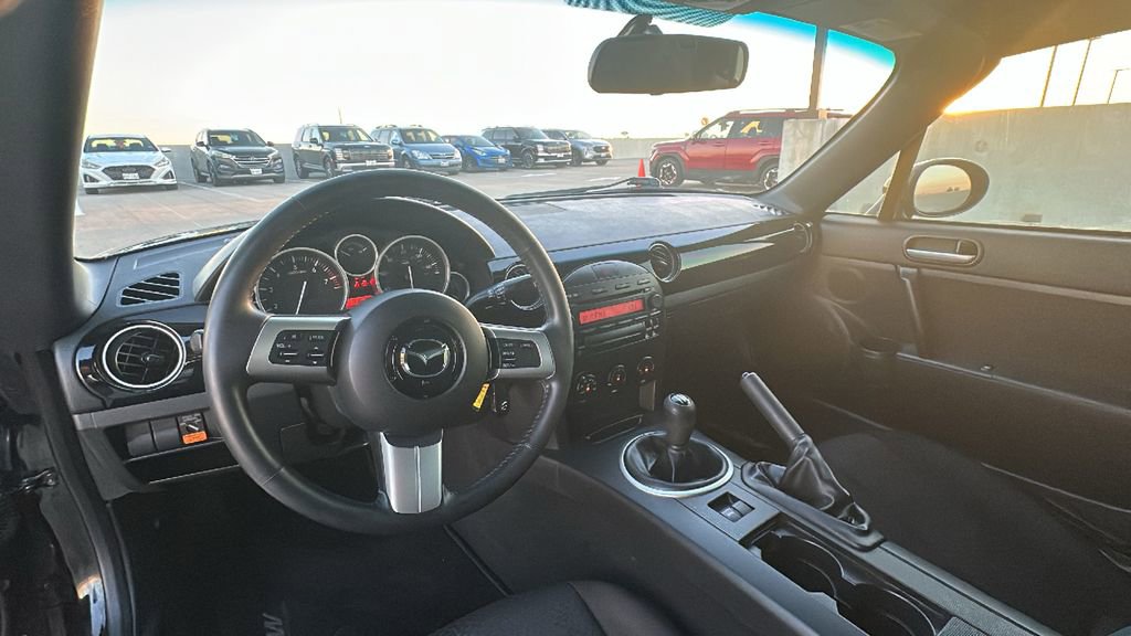 Used 2006 MAZDA MX-5 Miata Touring image 24