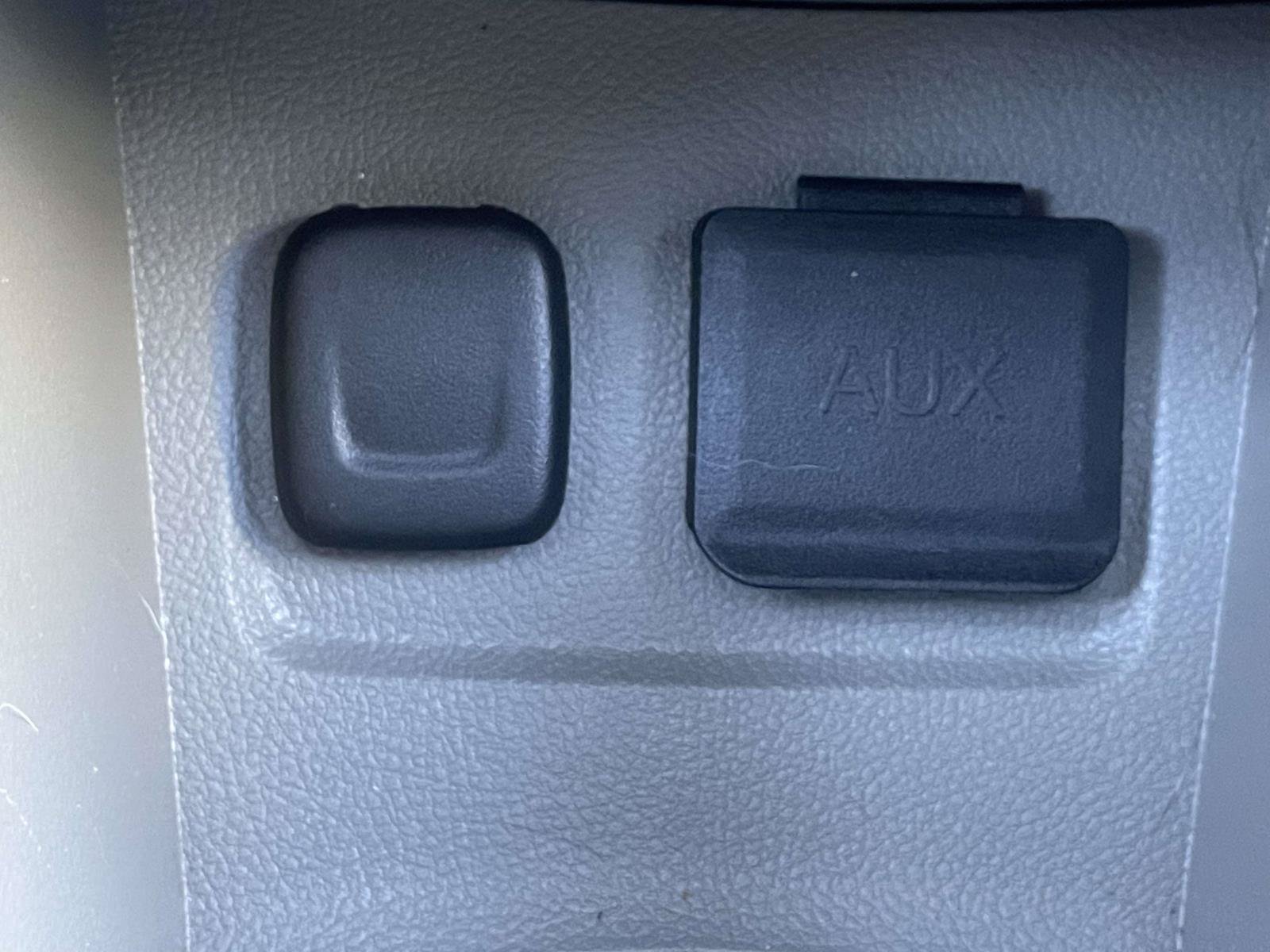 Used 2015 Buick Encore FWD image 29