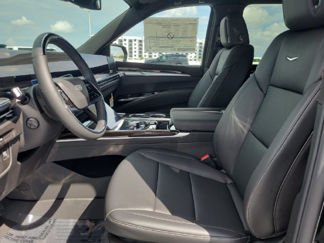 New 2026 Cadillac Escalade ESV 4WD w/ LPO, Floor Liner Package image 21