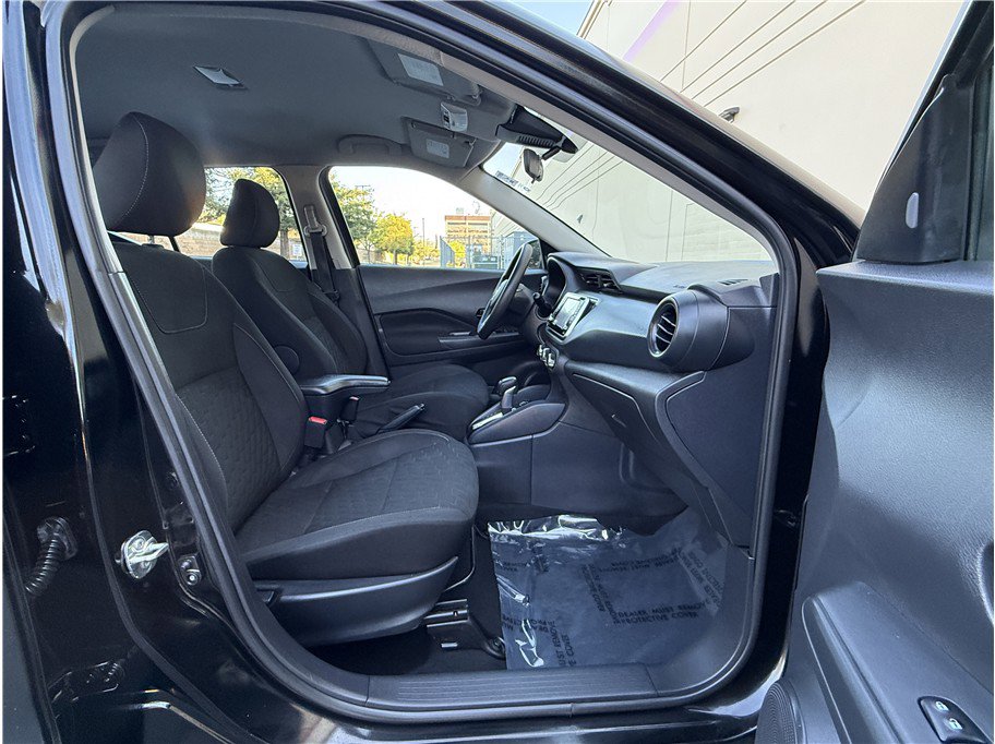 Used 2021 Nissan Kicks S image 31
