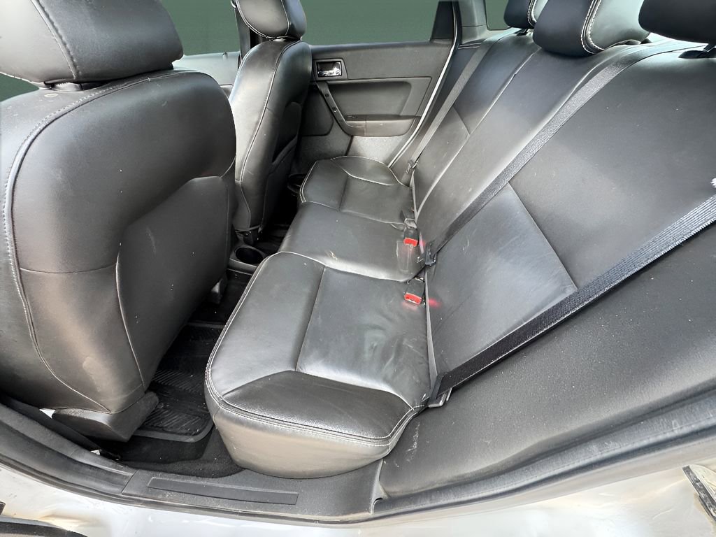 Used 2010 Ford Focus SES image 23