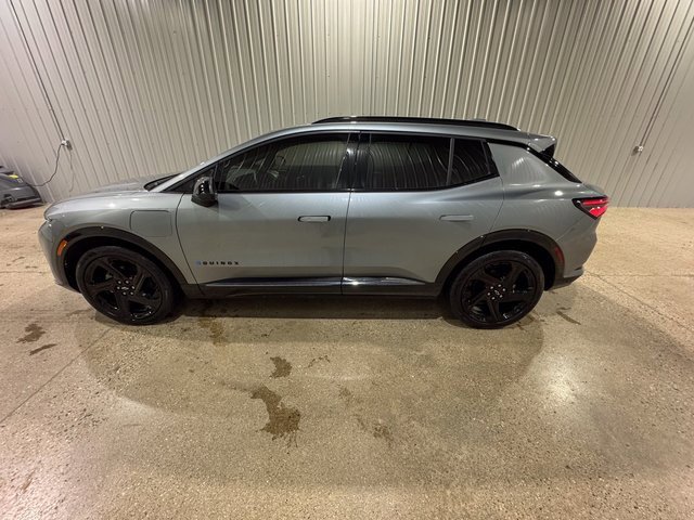 Used 2024 Chevrolet Equinox EV RS image 2