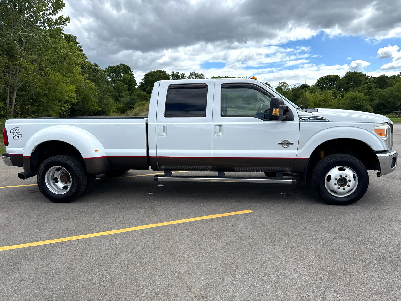 Used 2016 Ford F350 Lariat w/ Chrome Package image 4