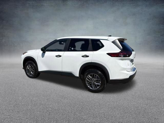 Used 2024 Nissan Rogue S AWD/4WD image 11