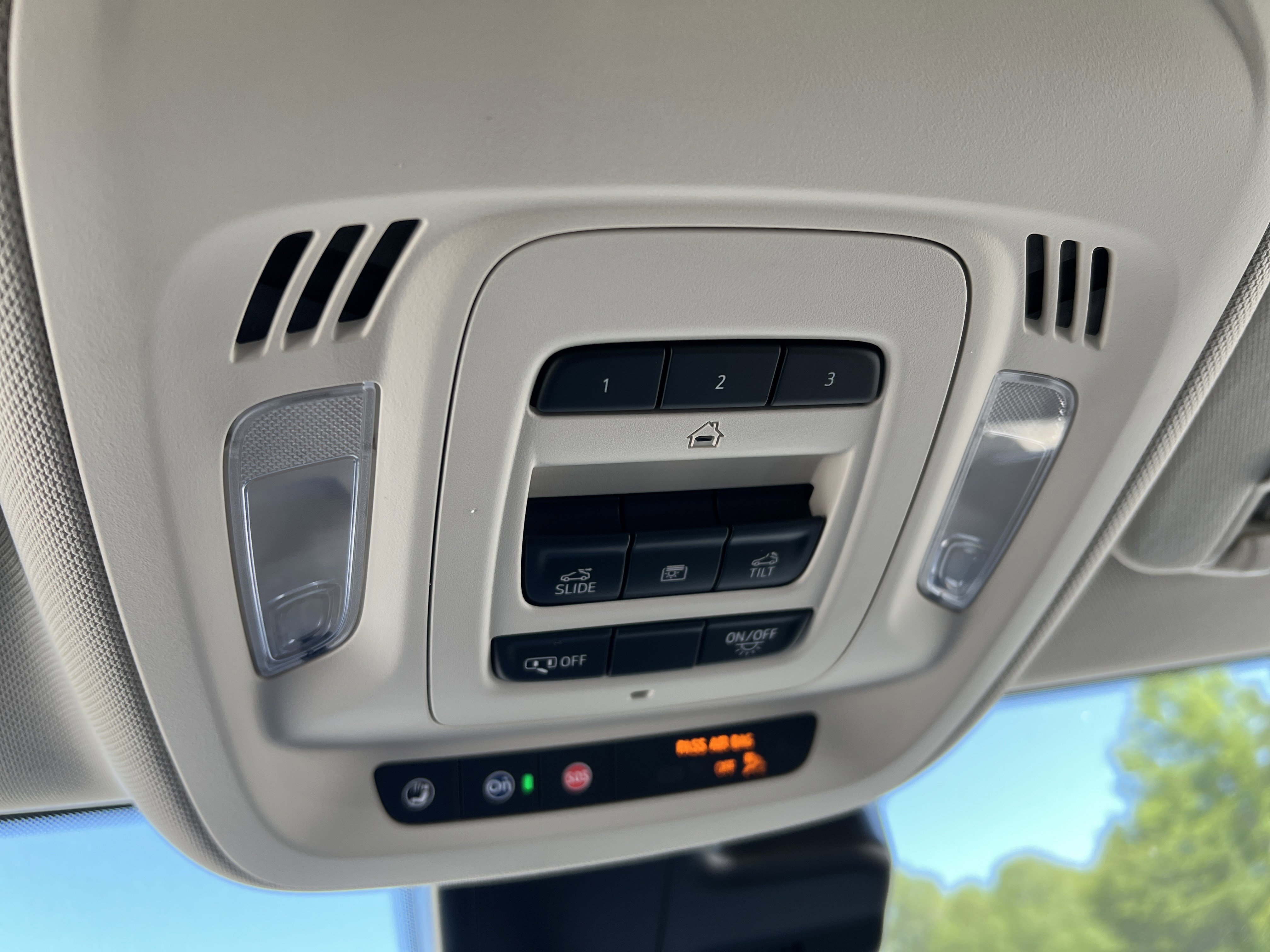 Used 2023 Buick Envision Avenir FWD image 29