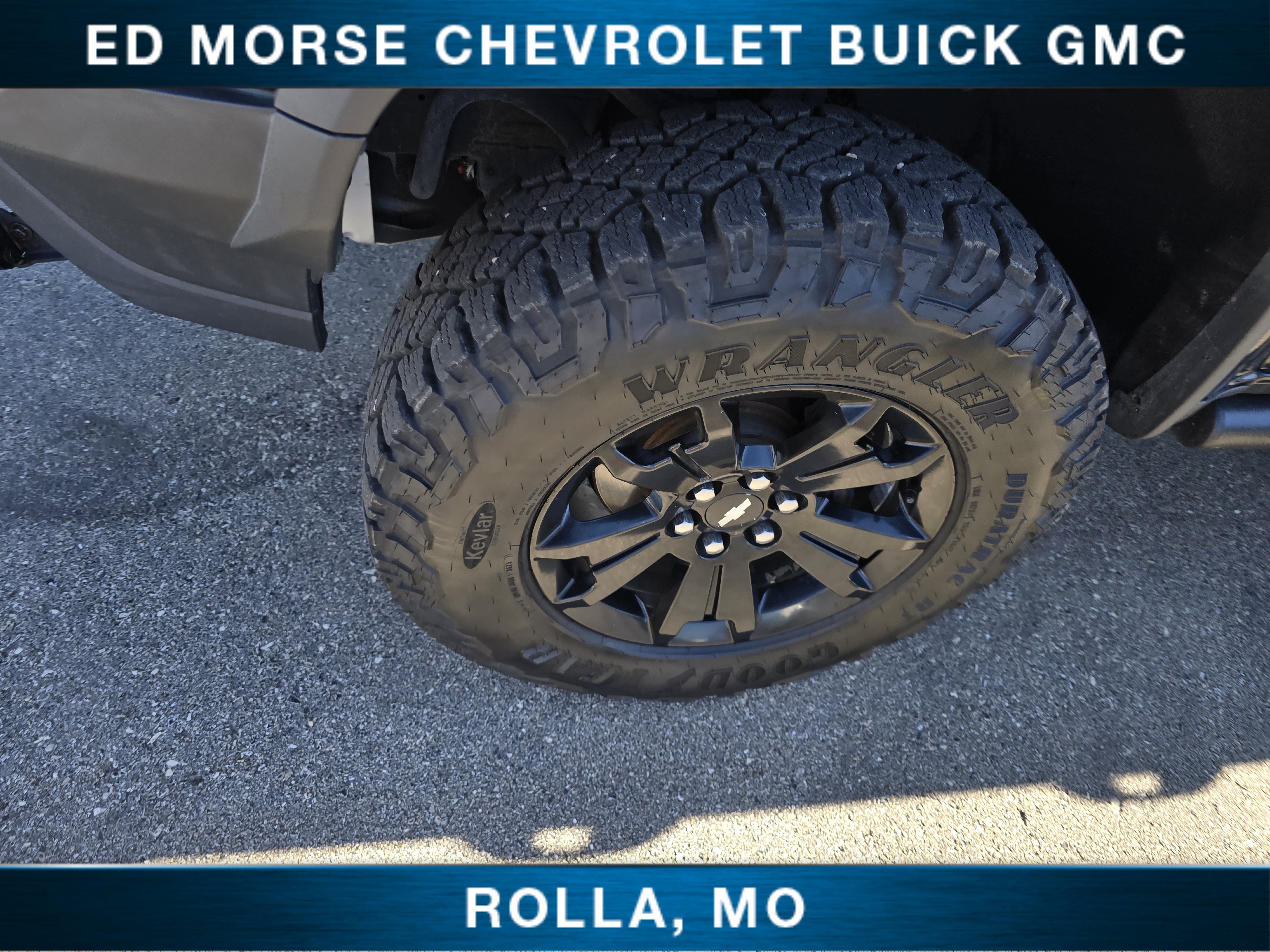 Certified 2019 Chevrolet Colorado ZR2 w/ ZR2 Midnight Special Edition AWD/4WD image 9